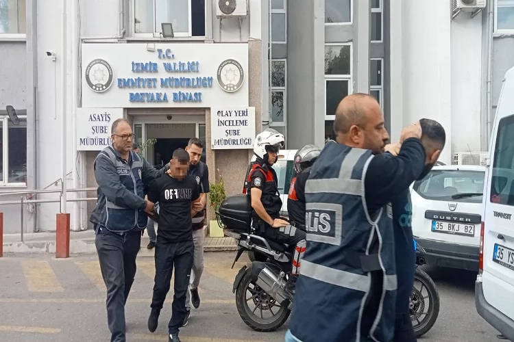 İzmir’de kuyumcudan soygun yapan zanlılar tutuklandı haberinin görseli