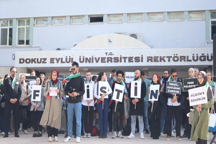 DEÜ'lü öğrenciler İsrail katliamlarını protesto etti