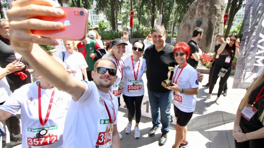 Karşıyaka 29. kez Ata’dan Ana’ya koşuyor (1)