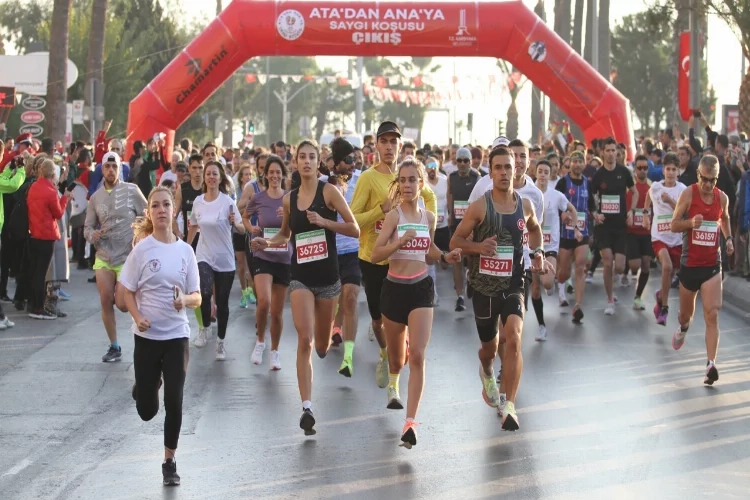 İzmir 29. kez Ata’dan Ana’ya koşuyor