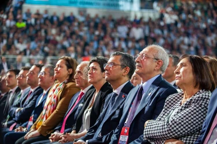 CHP Kurultayı'nda seçim ikinci tura kaldı haberinin görseli