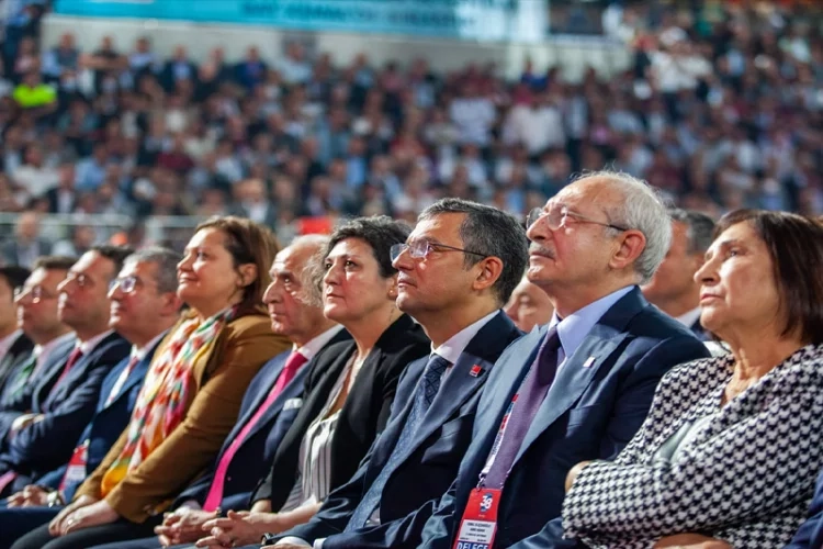 CHP'de kritik Kurultay: Kılıçdaroğlu ve Özel yeterli imza sayısına ulaştı haberinin görseli