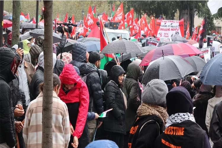 Fransa’da Filistin’e destek yürüyüşü haberinin görseli