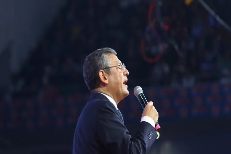Özgür Özel: CHP’de hançer yok, hançerleyecek de kimse yok haberinin görseli