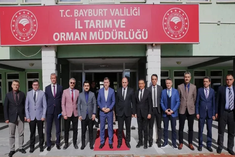 Vali Eldivan, Tarım ve Orman İl Müdürlüğü'Nde incelemelerde bulundu   haberinin görseli