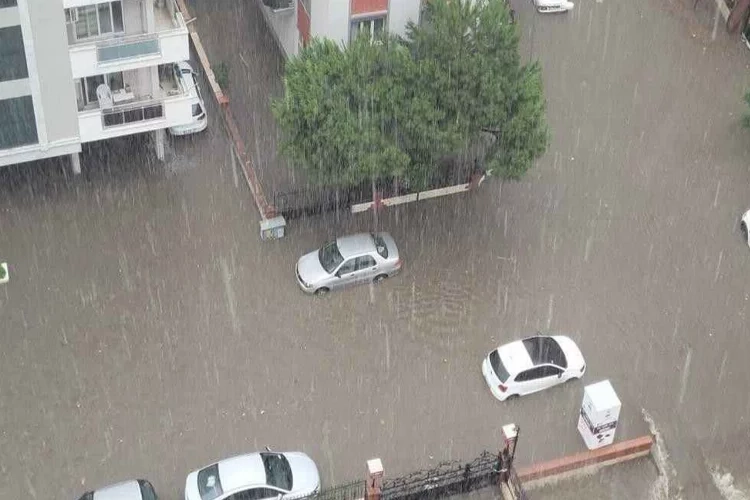Aydın'da sel felaketi: 1 ölü, 6 kayıp haberinin görseli