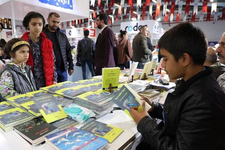 Çadır kentte doğan umut: Karanlık Kuşu