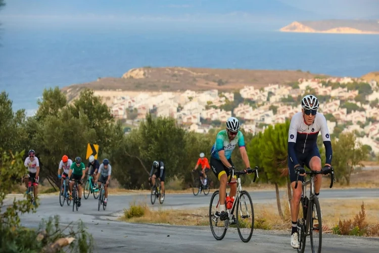 Çeşme'de bisiklet yarışı heyecanı