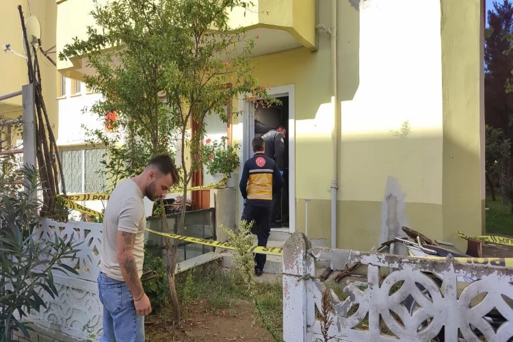 Haber alınamıyordu, evinde ölü bulundu haberinin görseli