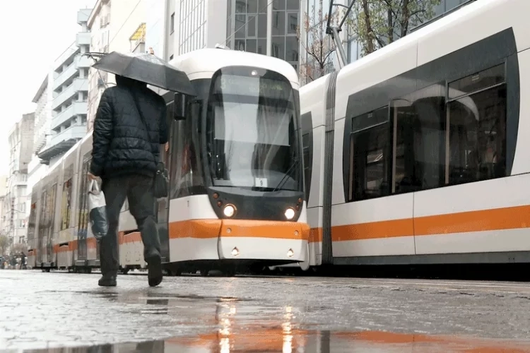 Eskişehir'e Meteorolojiden lodos ve sağanak uyarısı haberinin görseli