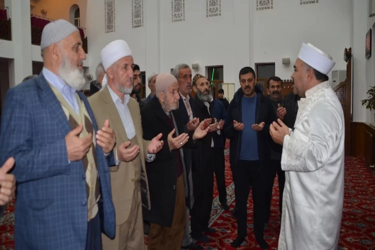 Muş'ta Gazze için camilerde dualar edildi haberinin görseli