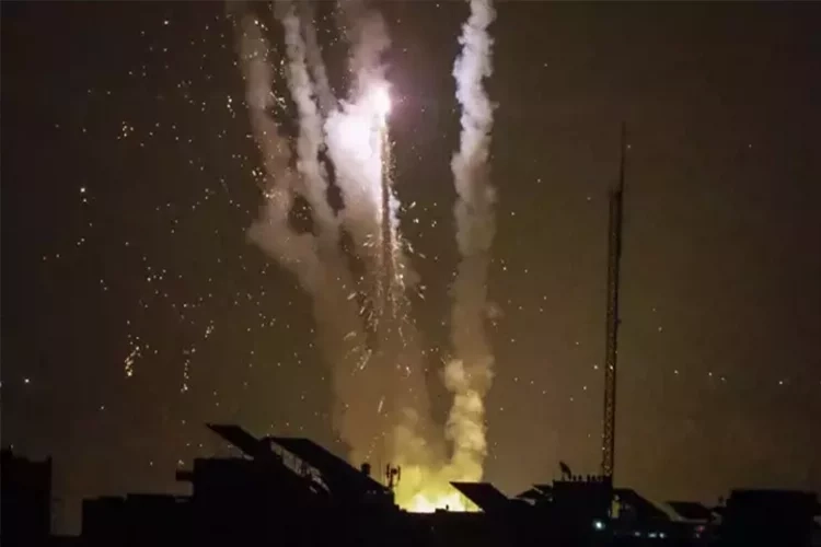 Lübnan’dan İsrail’e yaklaşık 30 roket fırlatıldı haberinin görseli