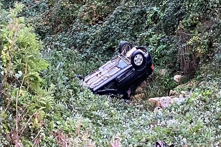 Sinop'ta otomobil 20 metreden uçtu haberinin görseli