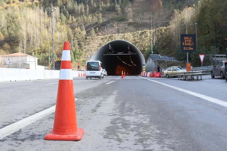 Bolu Dağı Tüneli 44 gün sonra açıldı haberinin görseli