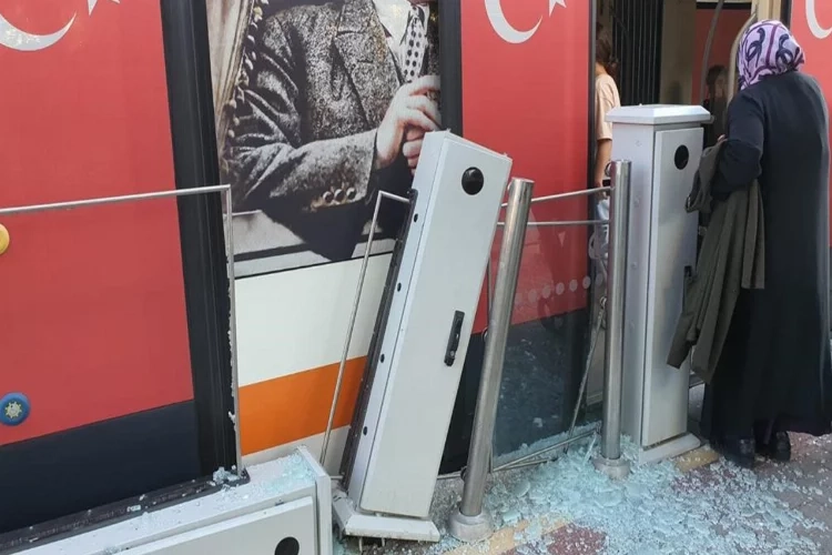 Eskişehir’de kamyonet az daha faciaya yol açacaktı haberinin görseli