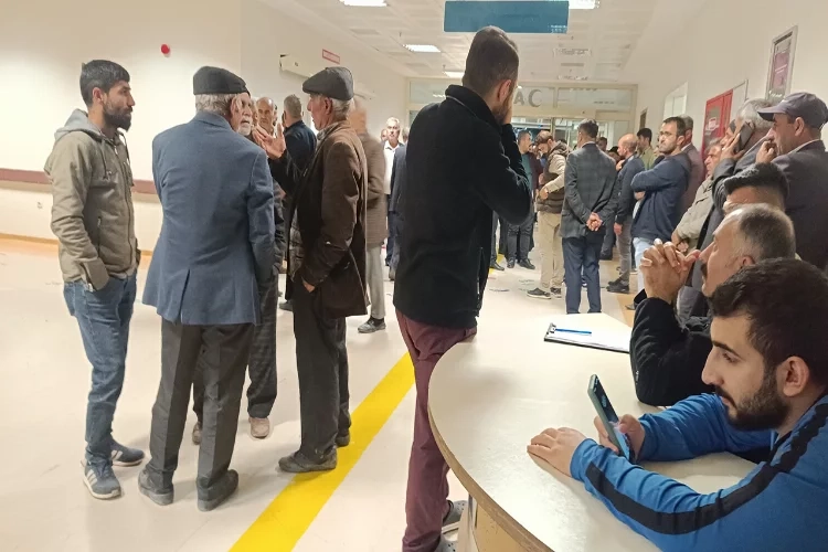 Siirt'te minibüs takla attı: 4 kişi yaralandı