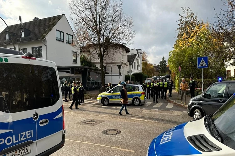 Almanya’da öğretmene silahlı tehdit haberinin görseli