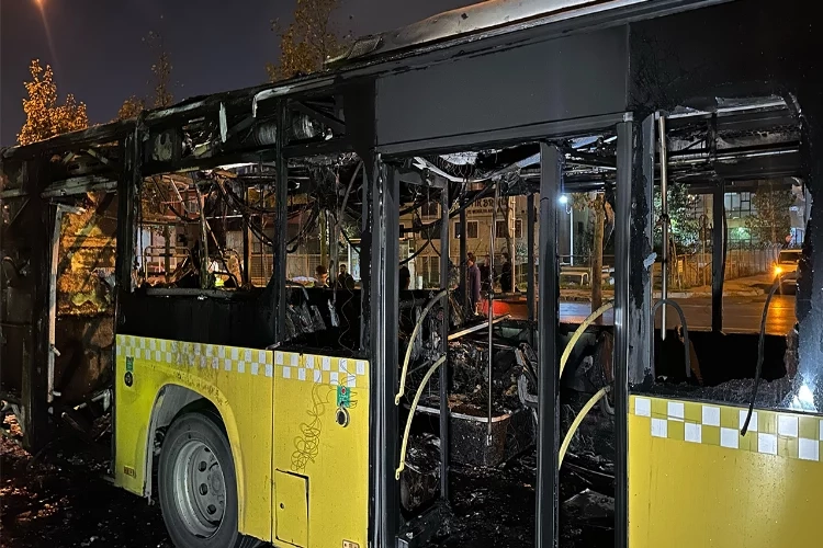 İstanbul’da İETT otobüsü alev alev yandı haberinin görseli