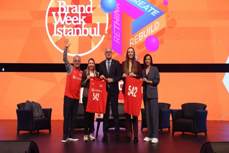 Eda Erdem Dündar: 18 yıldır formamı gururla taşıyorum haberinin görseli