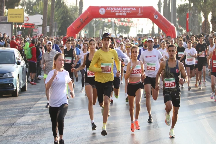 Ata’dan Ana’ya Saygı Koşusu’na ilgi yoğun haberinin görseli