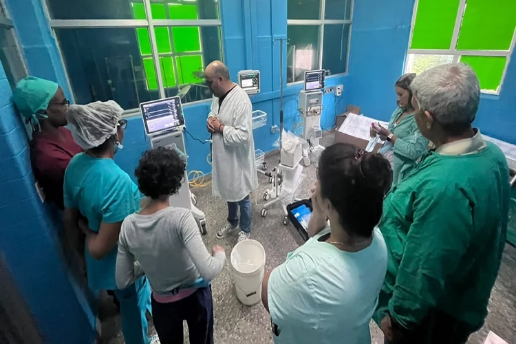 Küba'da yenidoğan servisine Türkiye adı verildi haberinin görseli