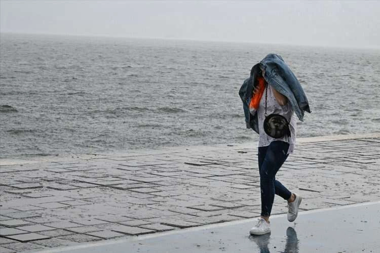 İzmir’in kent merkezinde ve ilçelerinde hava nasıl olacak? haberinin görseli