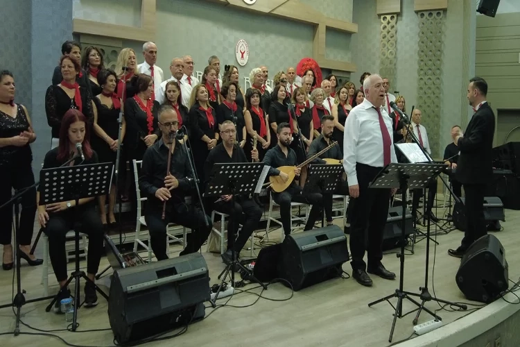 Atatürk Bornova’da Türk halk müziği konseri ile anıldı haberinin görseli