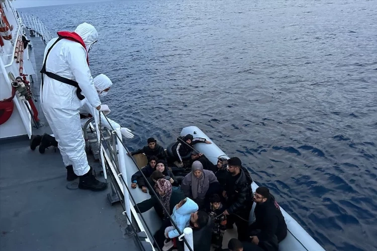 İzmir haber: 57 düzensiz göçmen kurtarıldı