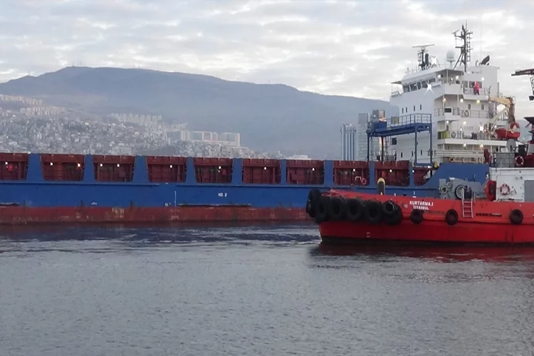 Gazze'ye gönderilecek yardım gemisi İzmir'den çıkış yaptı haberinin görseli