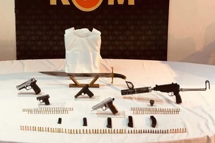 İzmir haber: İzmir'de organize suç örgütleri çökertildi haberinin görseli