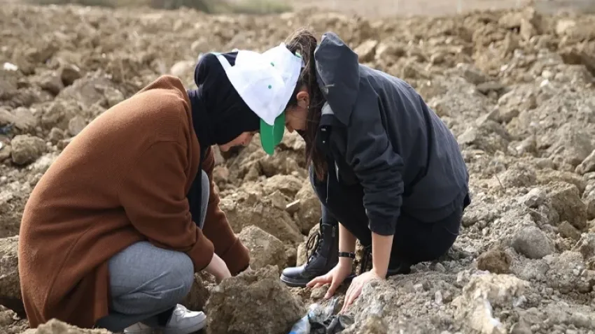 İzmir ve çevre illerde binlerce fidan toprakla buluştu