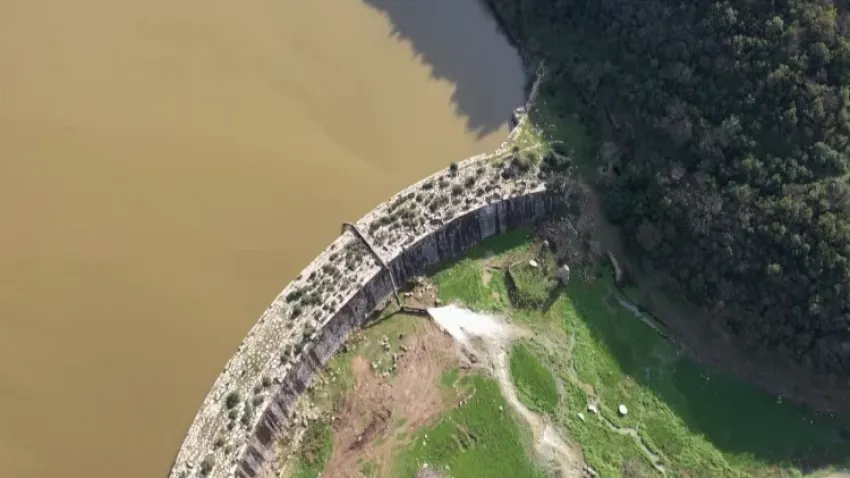 Tarihi bentte biriken su Sazlıdere Barajı’na aktarılacak