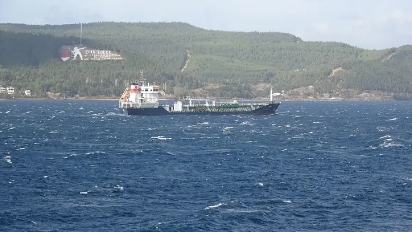 Çanakkale Boğazı, transit gemi geçişlerine açıldı haberinin görseli