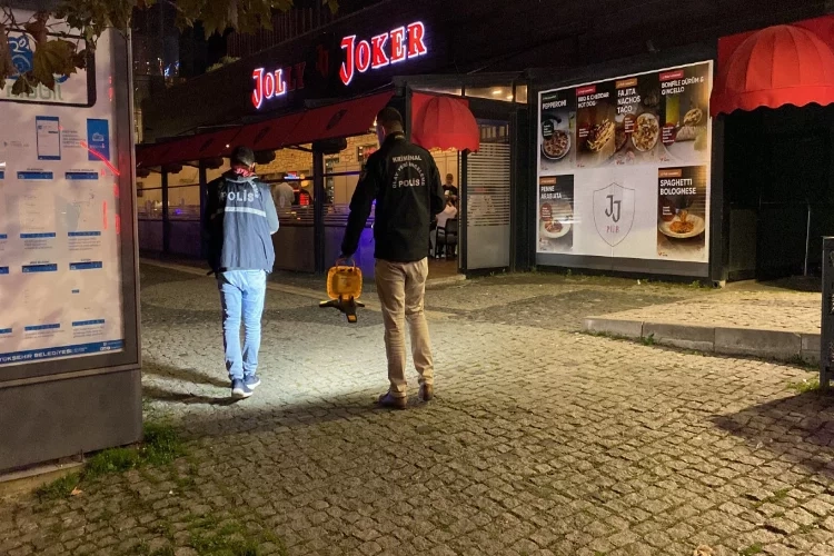 Derya Bedavacı’nın sahne aldığı mekana silahlı saldırı haberinin görseli