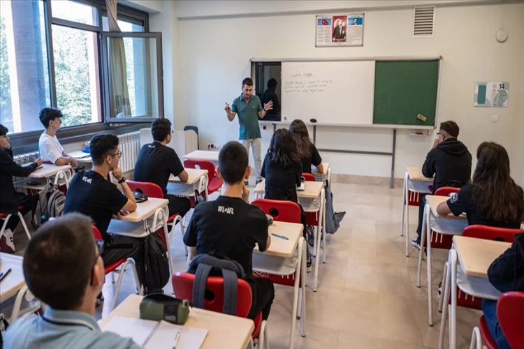 Ücretli öğretmenlerin ek ders ücretlerinde yüzde 25 artış haberinin görseli
