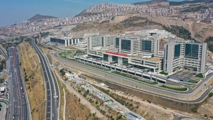 Sabahtan akşama şehir hastanesi… İzmir Tabip Odası o saha raporunu paylaştı haberinin görseli