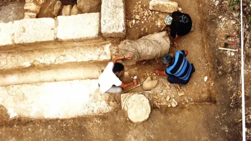 Antik kentte heyecanlandıran keşif: İlk defa bir kadın heykeli bulundu haberinin görseli