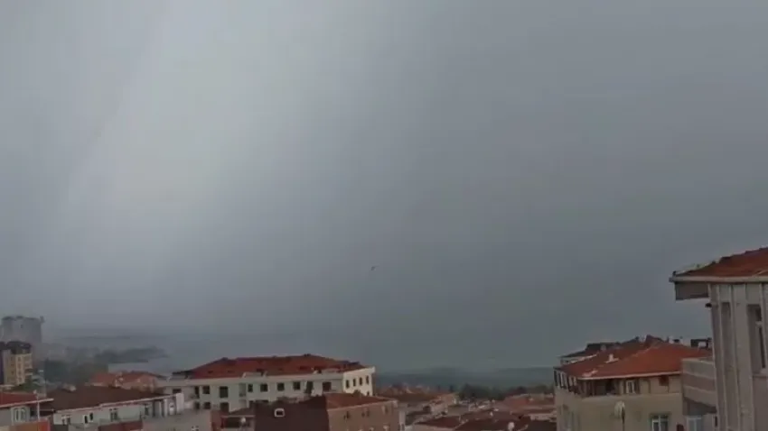 Küçükçekmece gölünde hortum paniğe sebep oldu haberinin görseli