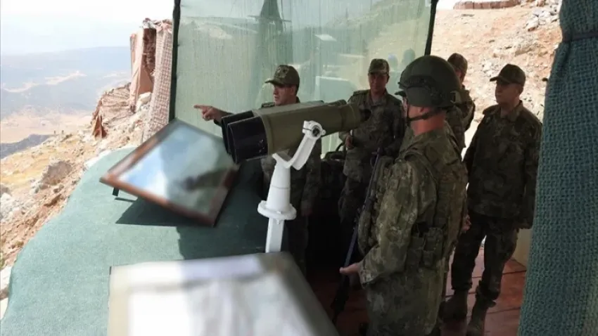 "Hudut kartalları" sınırlardan geçmeye çalışan 200 teröristi yakaladı