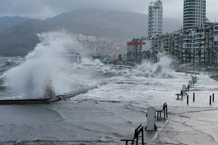 AFAD'tan İzmir için uyarı! Sel, hortum ve çatı uçmasına dikkat - Hangi bölgelerde etkili olacak haberinin görseli
