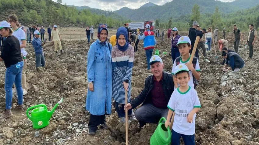 Muğla’da binlerce fidan toprakla buluştu haberinin görseli