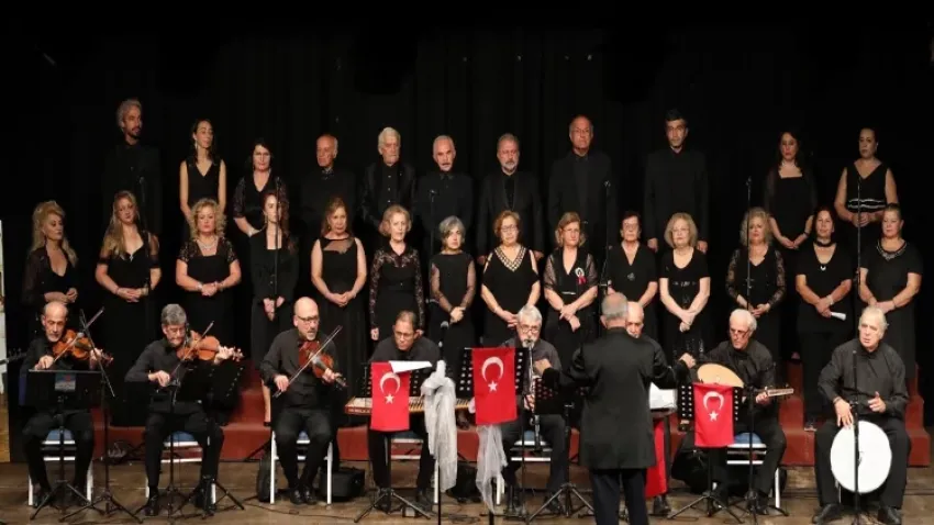 Narlıdere'de unutulmaz anma: Atatürk'e özel konserde şarkılar, sergilerle taçlandı