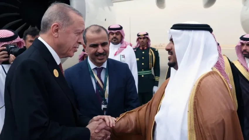 Cumhurbaşkanı Erdoğan “Olağanüstü İslam Zirvesi” için Riyad'da haberinin görseli