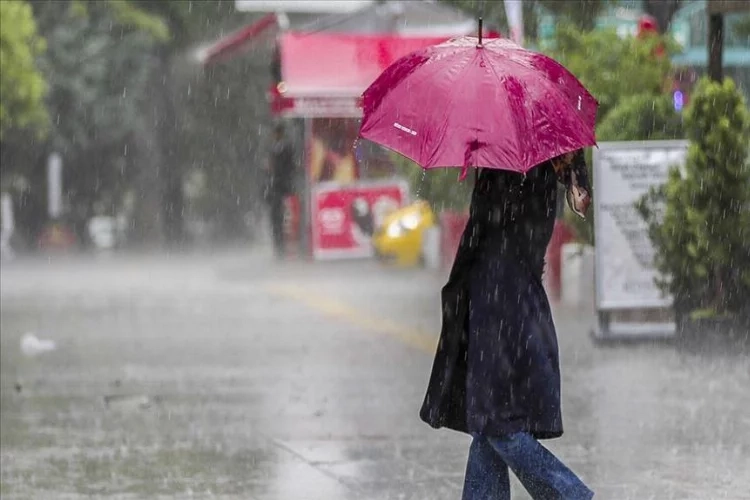 Meteoroloji uyardı: Batı Karadeniz'e kuvvetli sağanak yağış