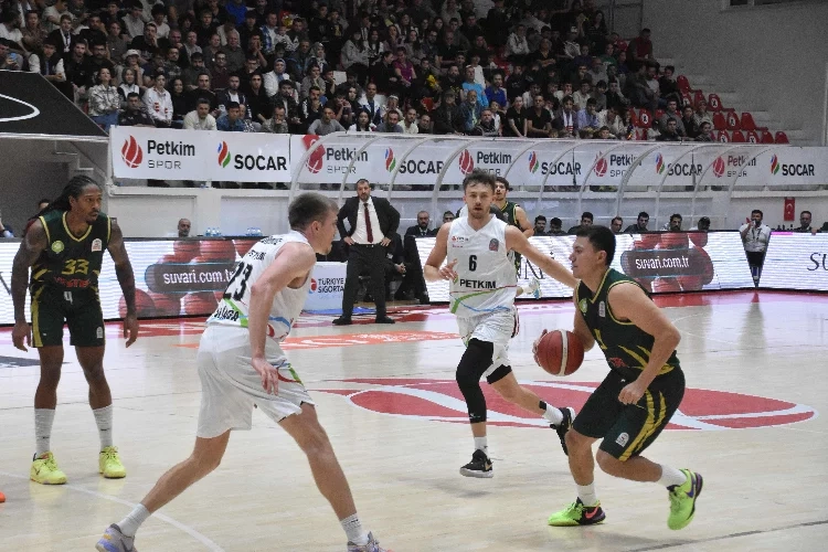 Aliağa Petkimspor, Manisa Büyükşehir Belediyespor’u yendi haberinin görseli