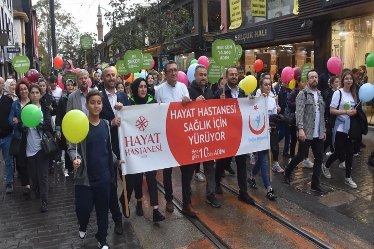 Dünya Diyabet Günü’ne dikkat çekmek için yürüdüler haberinin görseli