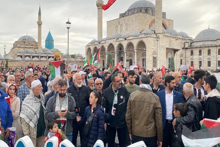 Konya'da Gazze için insan zinciri haberinin görseli