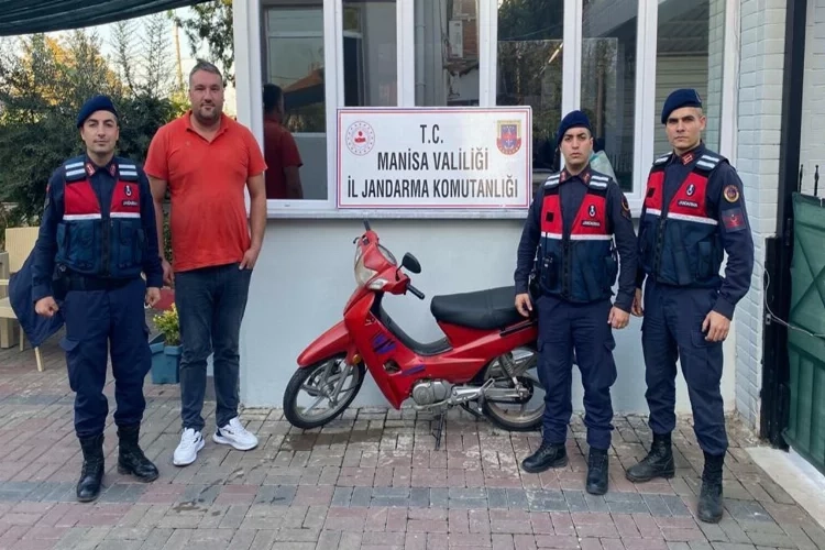 Şüpheli motosiklet çalıntı çıktı: Sahibi motoruna kavuştu