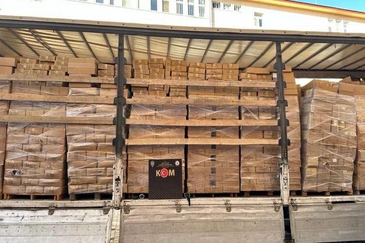 Kaçakçılık operasyonunda 2 milyon TL değerinde malzeme ele geçirildi haberinin görseli
