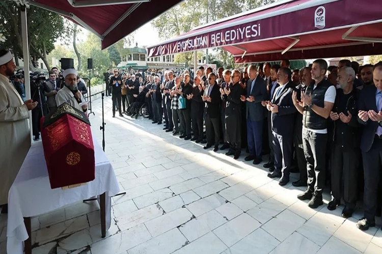 Cumhurbaşkanı Erdoğan, Hacer Muhterem Coşan'ın cenazesine katıldı haberinin görseli